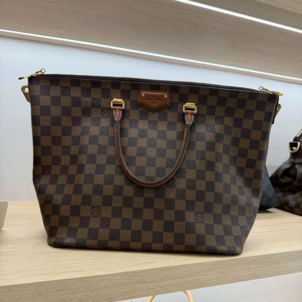 Louis Vuitton Women Pre-Loved Bag Very Good Condition